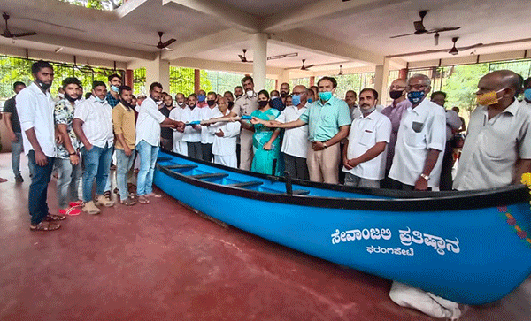 ನದಿಪಾಲಾಗುವವರ ರಕ್ಷಣೆಗೆ ನಾಡದೋಣಿ ಕೊಡುಗೆ ನೀಡಿದ ‘ಸೇವಾಂಜಲಿ ಪ್ರತಿಷ್ಠಾನ’