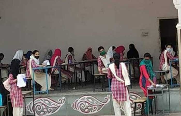 ಇಂದೋರ್: ಬೋರ್ಡ್ ಪರೀಕ್ಷೆ ವೇಳೆ ಅಲ್ಪಸಂಖ್ಯಾತ ಸಮುದಾಯದ ವಿದ್ಯಾರ್ಥಿನಿಯರನ್ನು ಪ್ರತ್ಯೇಕವಾಗಿ ಕೂರಿಸಿದ ಶಾಲಾಡಳಿತ