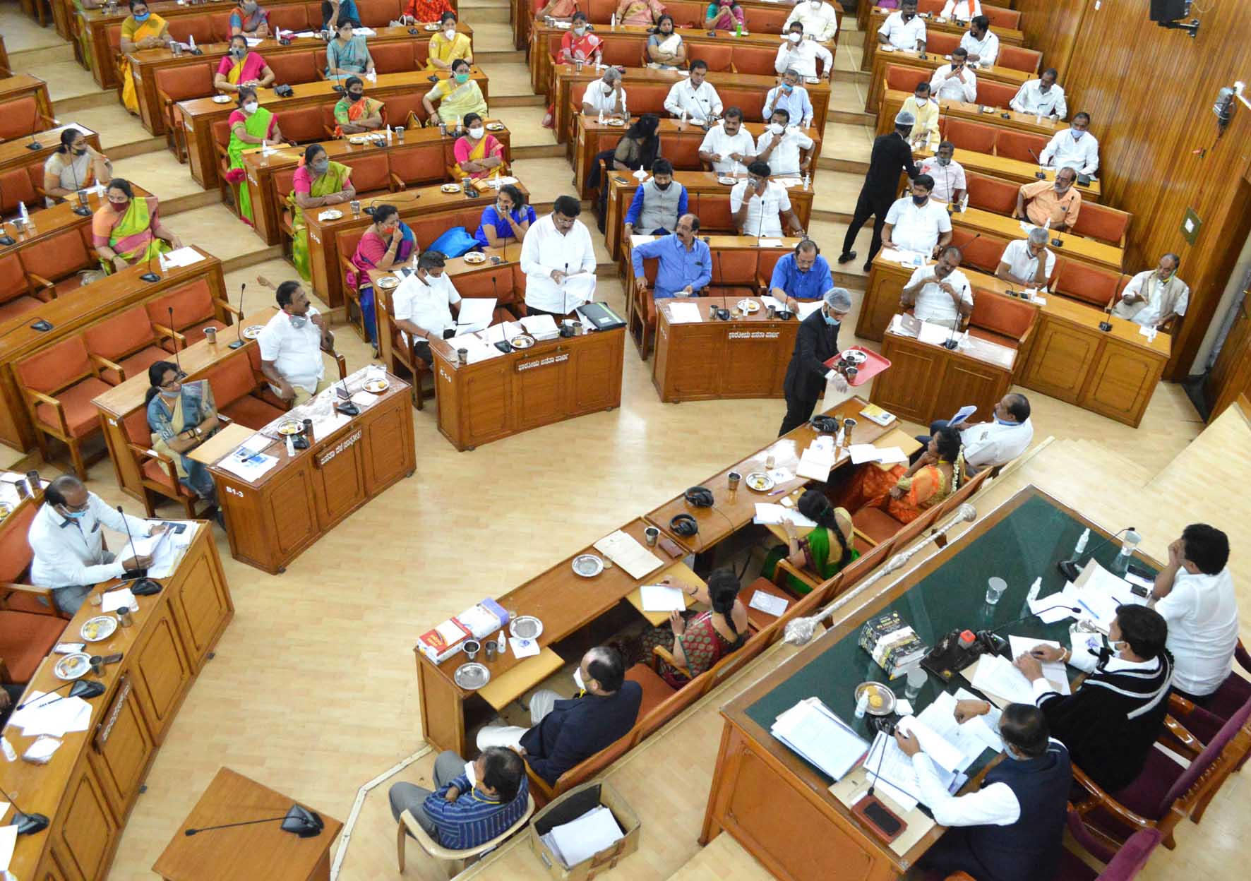 ಘನ ತ್ಯಾಜ್ಯ ನಿರ್ವಹಣಾ ತೆರಿಗೆ ಹೆಚ್ಚಳಕ್ಕೆ ವಿರೋಧ ಪಕ್ಷ ಆಕ್ಷೇಪ: ಮಾತಿನ ಚಕಮಕಿ