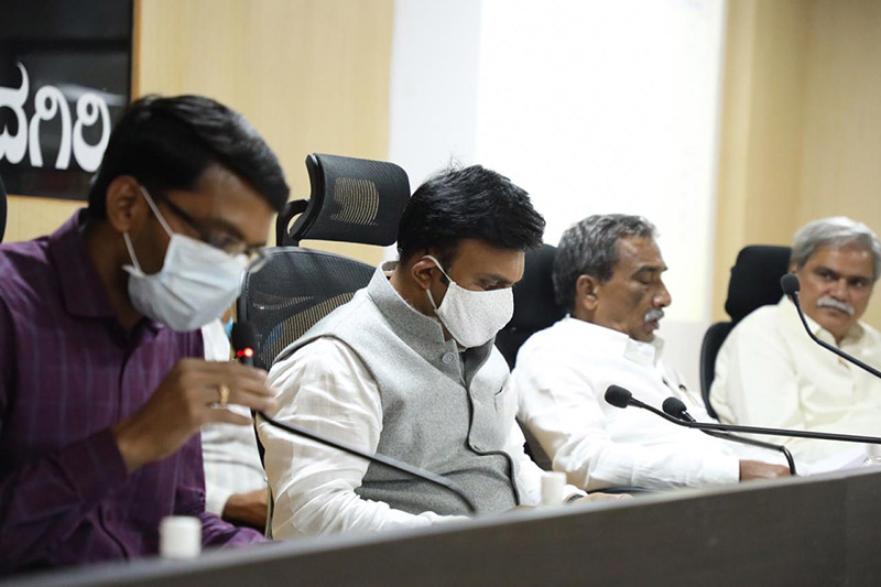 ‘ಕೋವಿಡ್-19’ ಗಂಭೀರ ಪರಿಸ್ಥಿತಿ ಎದುರಿಸಲು ಸಿದ್ಧರಾಗಿ: ಸಚಿವ ಡಾ.ಕೆ.ಸುಧಾಕರ್