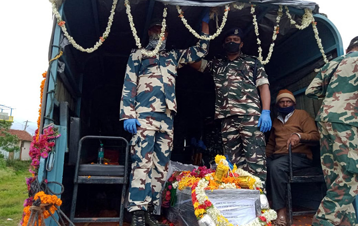 ಹಾಸನ: ಸಕಲ ಸರಕಾರಿ ಗೌರವಗಳೊಂದಿಗೆ ಮೃತ ಯೋಧನ ಅಂತ್ಯಕ್ರಿಯೆ