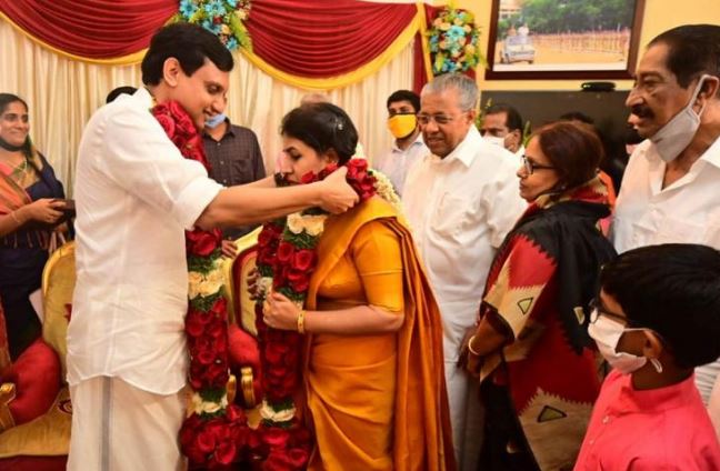 ದಾಂಪತ್ಯ ಜೀವನಕ್ಕೆ ಕಾಲಿಟ್ಟ ಪಿಣರಾಯಿ ವಿಜಯನ್ ಪುತ್ರಿ ವೀಣಾ-ಡಿವೈಎಫ್ ಐ ನಾಯಕ ಮುಹಮ್ಮದ್ ರಿಯಾಸ್