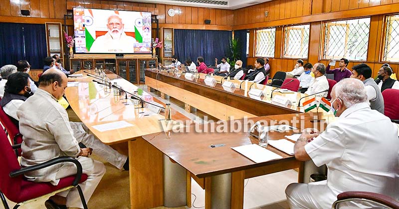ನಿರ್ಬಂಧ ಕಡಿಮೆಯಾಗಿ, ಚಟುವಟಿಕೆಗಳು ಚುರುಕಾಗಲಿ: ಸಿಎಂ ಯಡಿಯೂರಪ್ಪರಿಗೆ ಪ್ರಧಾನಿ ಮೋದಿ ಸಲಹೆ