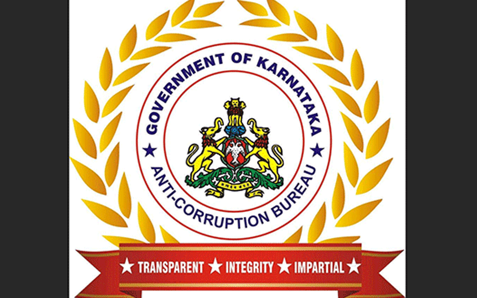 ಮೂವರು ಅಧಿಕಾರಿಗಳ ನಿವಾಸ ಮೇಲೆ ಎಸಿಬಿ ದಾಳಿ ಪ್ರಕರಣ: ಅಪಾರ ಪ್ರಮಾಣದ ಅಸ್ತಿ ಪತ್ತೆ