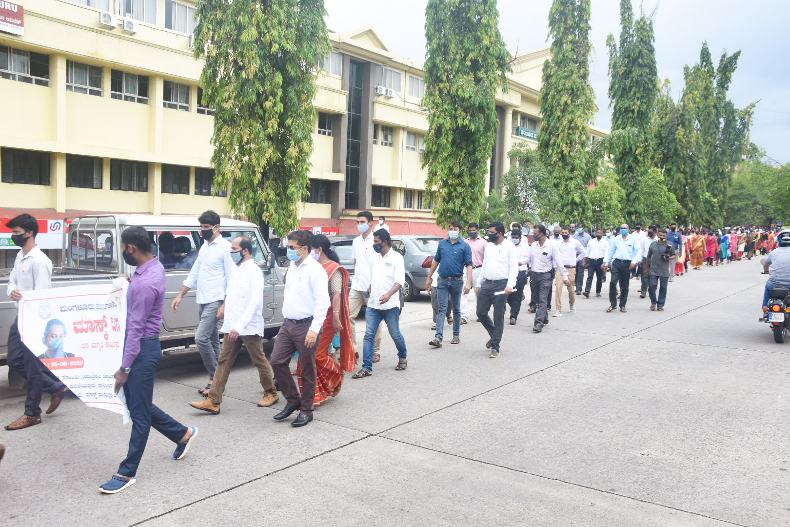 ಮನಪಾ ಆವರಣದಲ್ಲೂ ಮಾಸ್ಕ್ ಜನಜಾಗೃತಿ