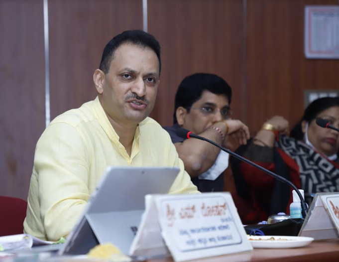 ಮಾಸ್ಕ್ ಡೇ : ಮಾಸ್ಕ್ ಧರಿಸದೇ ಸಭೆಯಲ್ಲಿ ಪಾಲ್ಗೊಂಡ ಸಂಸದ ಅನಂತ್ ಕುಮಾರ್ ಹೆಗಡೆ