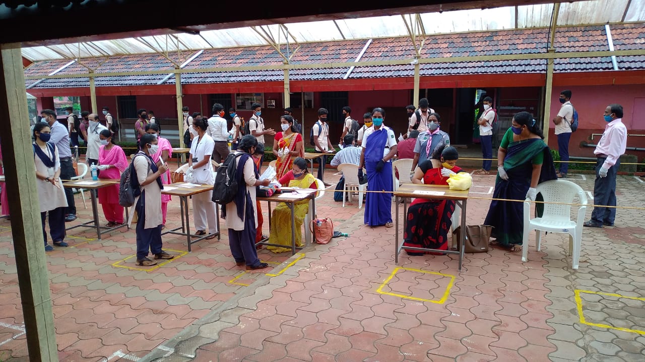 ಕೋವಿಡ್-19 ಮುನ್ನೆಚ್ಚರಿಕೆ ಕ್ರಮದೊಂದಿಗೆ ದ್ವಿ.ಪಿಯು ಪರೀಕ್ಷೆ ಯಶಸ್ವಿ
