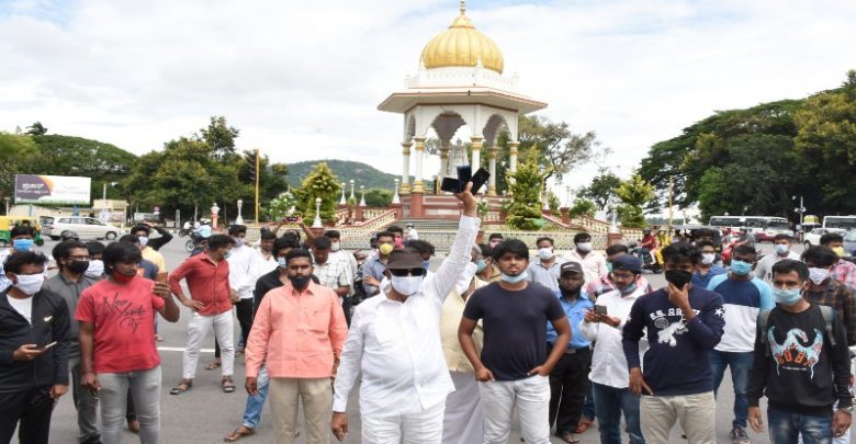 ಸಿಎಂ ಯಡಿಯೂರಪ್ಪ ಅವರನ್ನು ಕೆಳಗಿಳಿಸಿದರೆ ಬಿಜೆಪಿಗೆ ಉಳಿಗಾಲವಿಲ್ಲ: ವಾಟಾಳ್ ನಾಗರಾಜ್