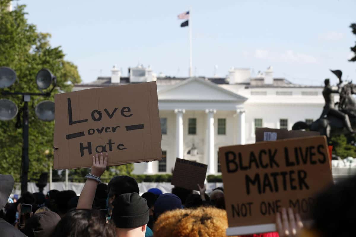 ‘ಬ್ಲ್ಯಾಕ್ ಲೈವ್ಸ್ ಮ್ಯಾಟರ್’ಗೆ ಐರೋಪ್ಯ ಸಂಸತ್ತು ಬೆಂಬಲ