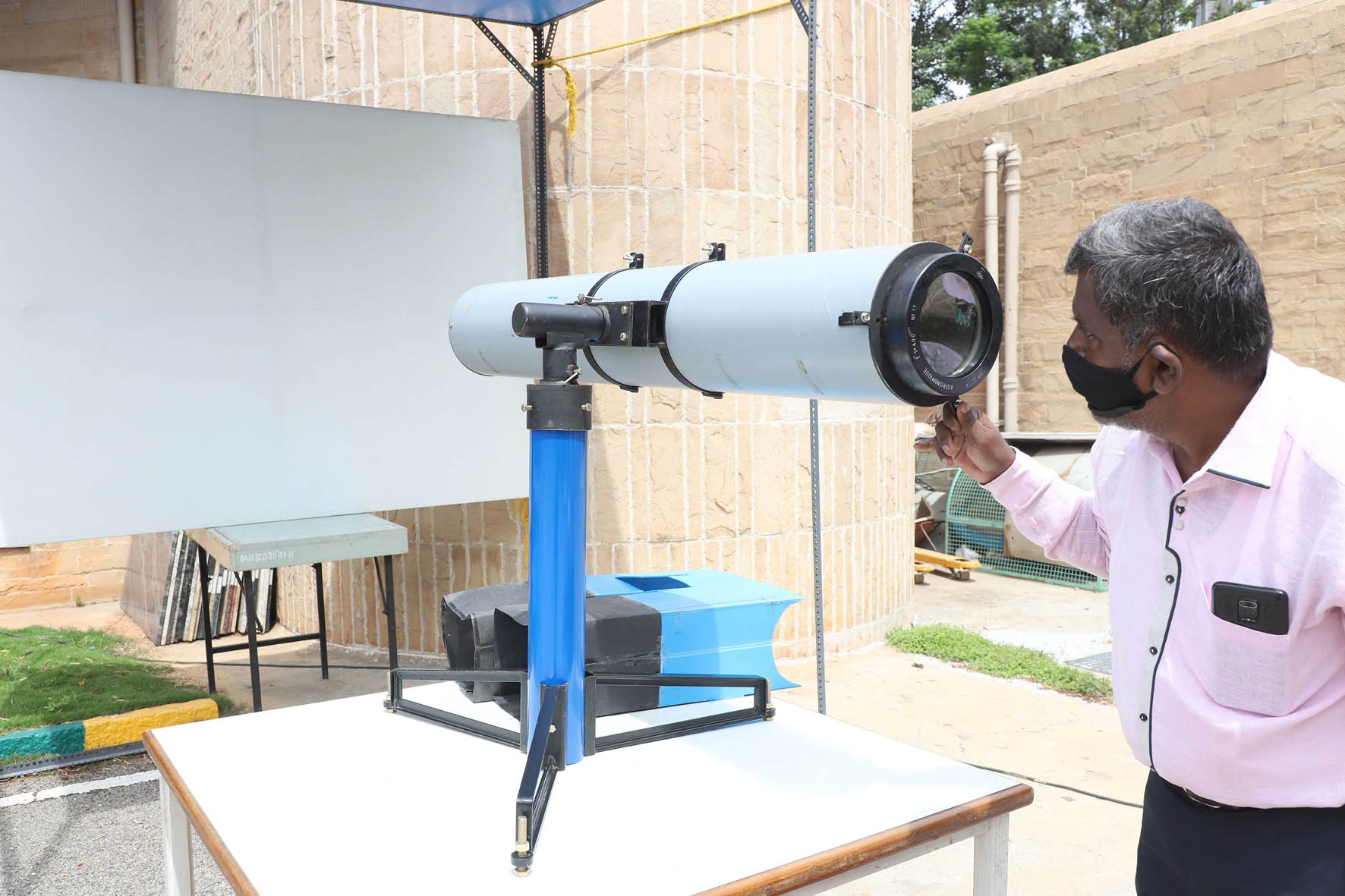 ಸುರಕ್ಷಿತವಾಗಿ ಕಂಕಣ ಸೂರ್ಯಗ್ರಹಣ ವೀಕ್ಷಿಸುವಂತೆ ಕರ್ನಾಟಕ ಜ್ಞಾನ ವಿಜ್ಞಾನ ಸಮಿತಿ ಸಲಹೆ