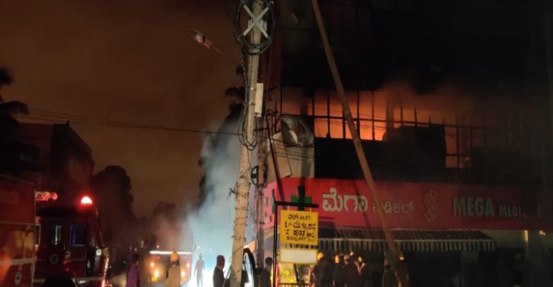 ಔಷಧಿ ಮಳಿಗೆಗೆ ಬೆಂಕಿ: ಅಪಾರ ಪ್ರಮಾಣದ ಔಷಧಿಗಳು ಭಸ್ಮ