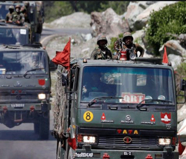 ​ಗಡಿಯಲ್ಲಿ 8 ಕಿ.ಮೀ. ರಸ್ತೆ ತಡೆದ ಚೀನಾ ಸೇನೆ