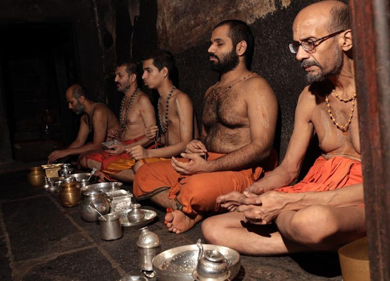 ಸೂರ್ಯಗ್ರಹಣ: ಉಡುಪಿಯ ದೇವಸ್ಥಾನಗಳಲ್ಲಿ ವಿಶೇಷ ಪೂಜೆ, ಕಾಪು ಮಸೀದಿಯಲ್ಲಿ ನಮಾಝ್