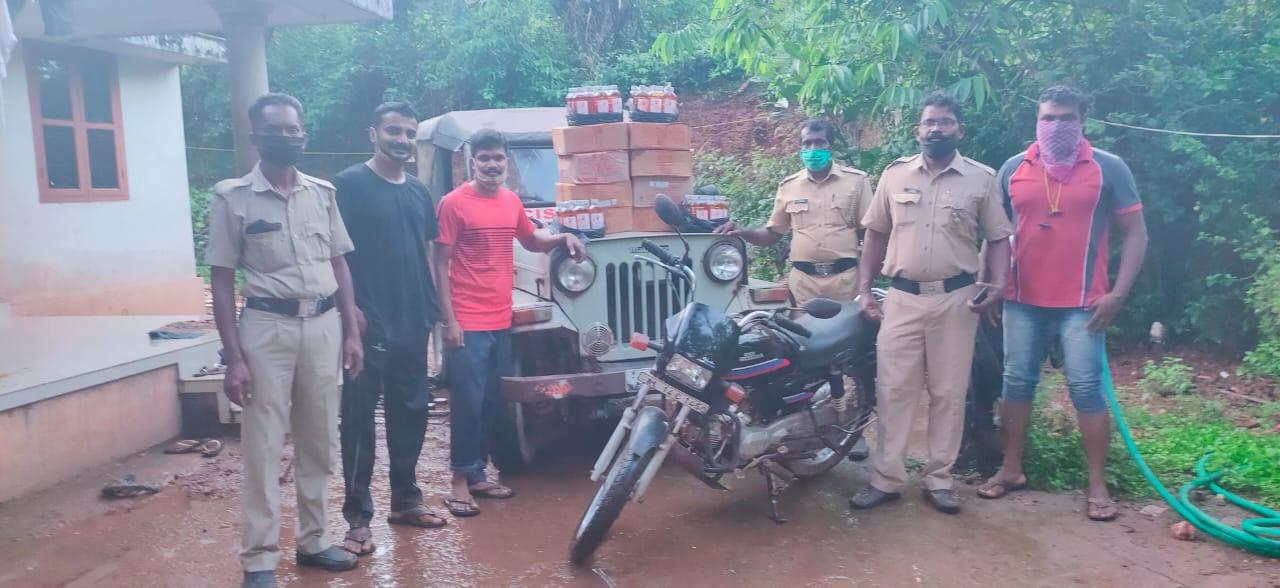 ಮಂಜೇಶ್ವರ: ಬೈಕ್ ನಲ್ಲಿ ಅಕ್ರಮವಾಗಿ ಸಾಗಿಸುತ್ತಿದ್ದ ಮದ್ಯ ವಶಕ್ಕೆ; ಆರೋಪಿಗಳು ಪರಾರಿ