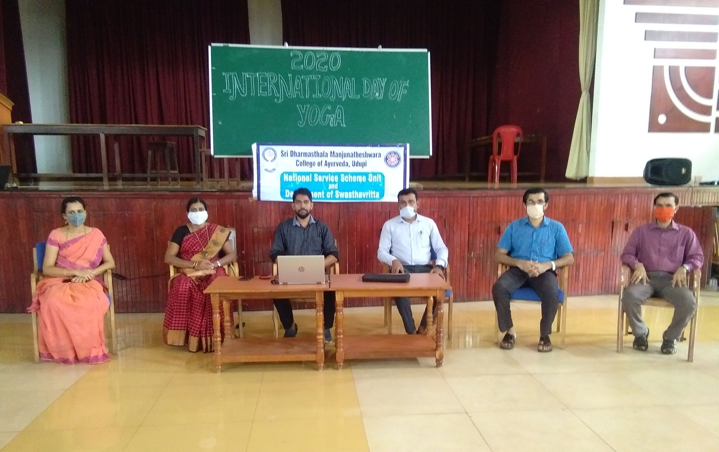 ಎಸ್‌ಡಿಎಂ ಆಯುರ್ವೇದ ಕಾಲೇಜಿನಲ್ಲಿ ಯೋಗ ದಿನಾಚರಣೆ
