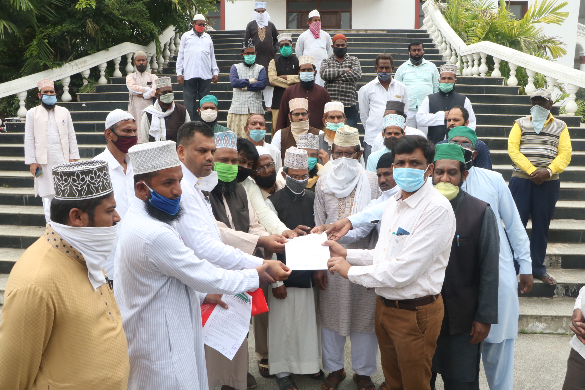 ಶಿವಮೊಗ್ಗ: ಸೂಫಿ ಸಂತರ ಅವಹೇಳನ ಆರೋಪ; ಖಾಸಗಿ ಸುದ್ದಿ ವಾಹಿನಿಯ ನಿರೂಪಕನ ವಿರುದ್ಧ ಪ್ರತಿಭಟನೆ