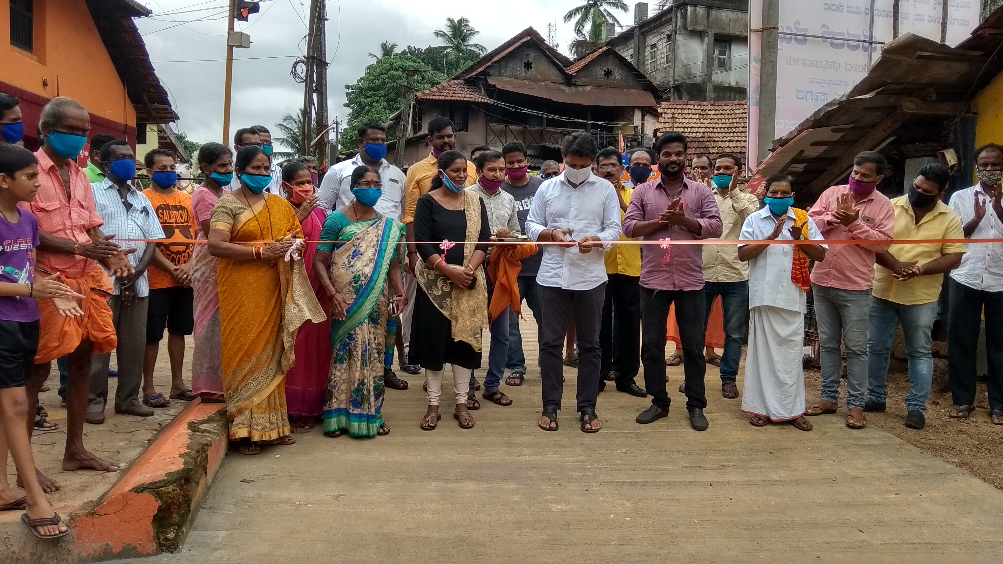 ಗುರುಪುರ: ಕಾಂಕ್ರಿಟ್ ರಸ್ತೆ ಉದ್ಘಾಟನೆ