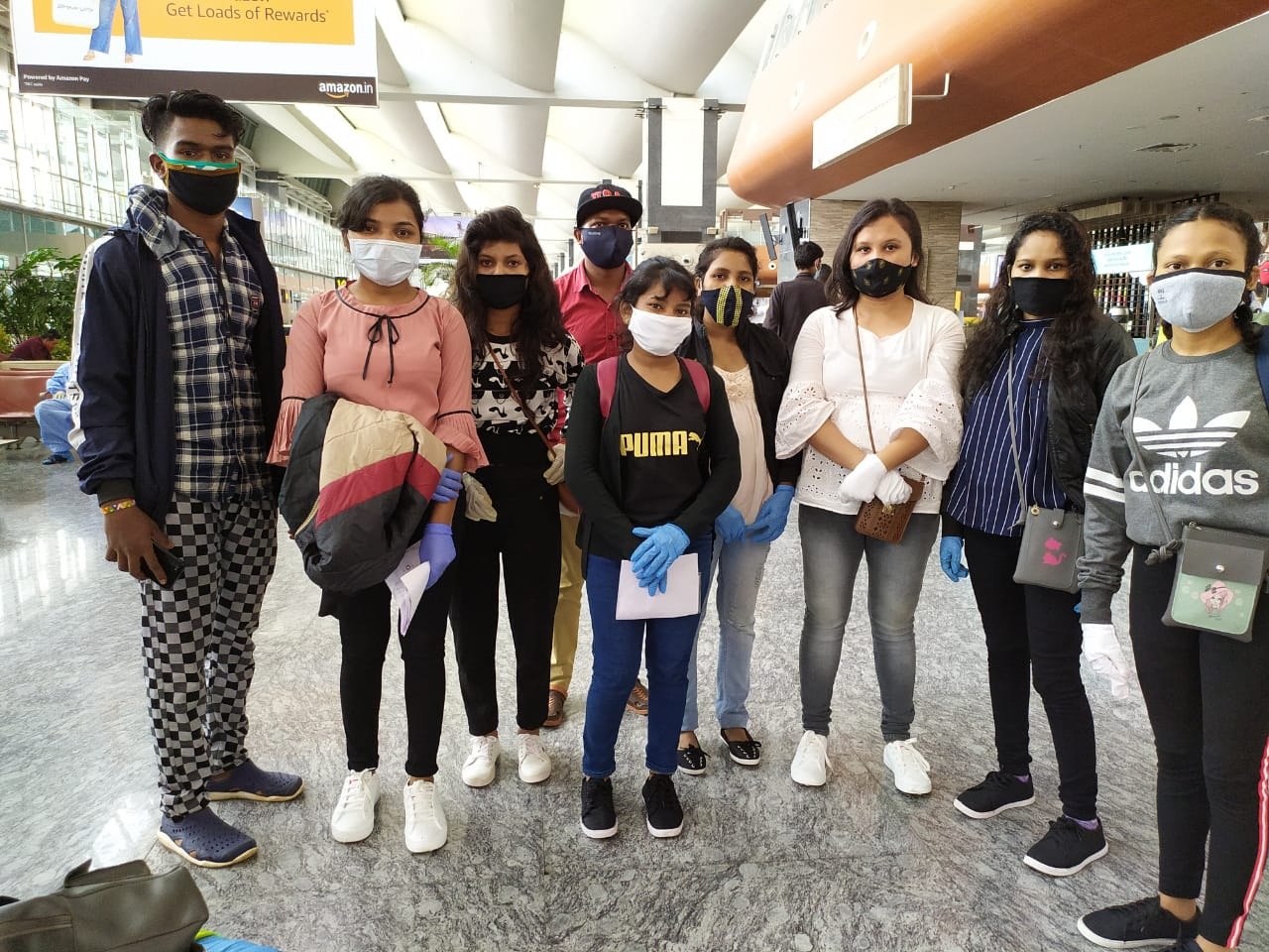 ಕಾರ್‌ಸ್ಟ್ರೀಟ್ ಕಾಲೇಜಿನ ಬಂಗಾಳಿ ವಿದ್ಯಾರ್ಥಿಗಳಿಗೆ ವಿಮಾನಯಾನ