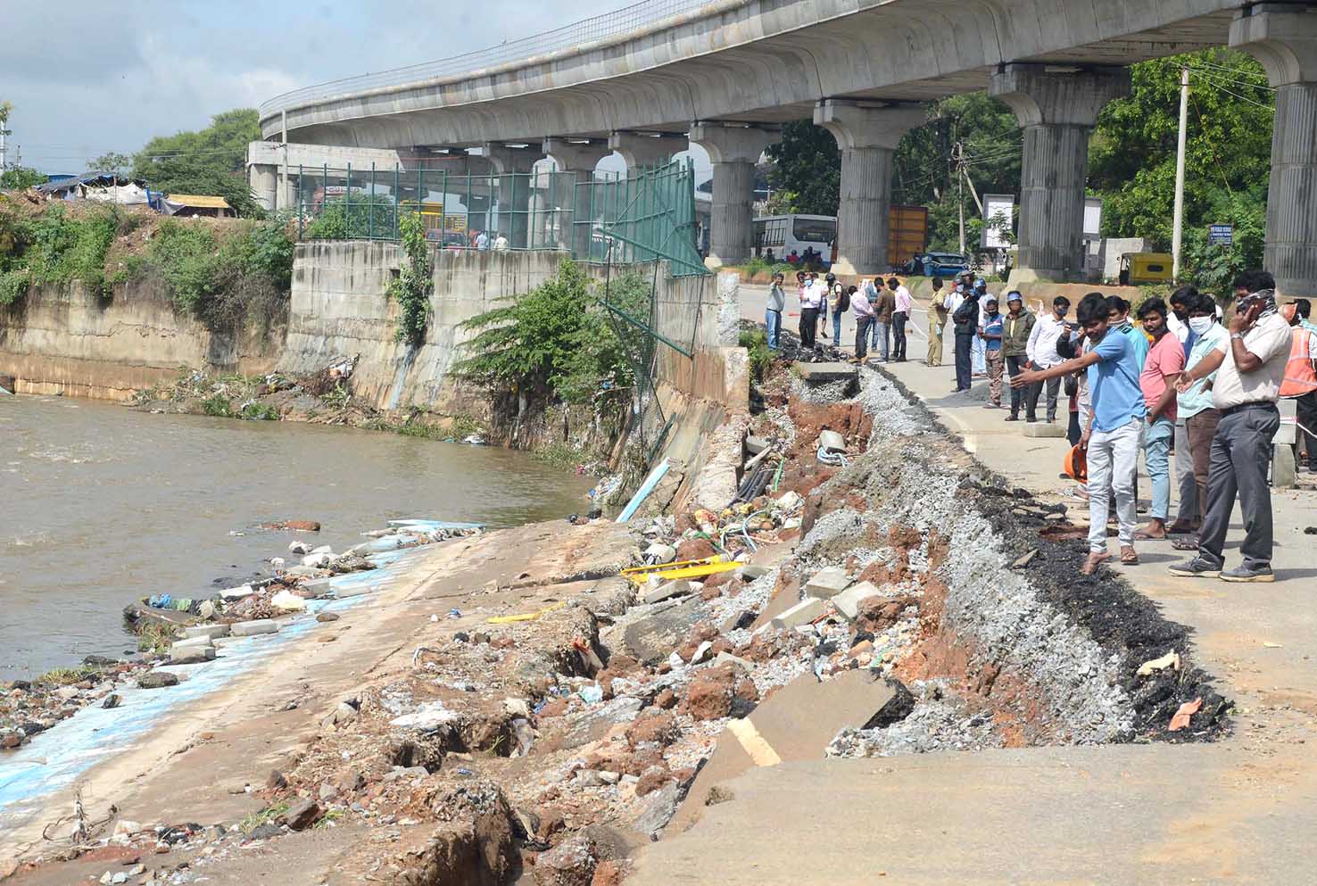 ವೃಷಭಾವತಿ ಕಾಲುವೆ ತಡೆಗೋಡೆ ಕುಸಿತ: ಕಳಪೆ ಕಾಮಗಾರಿ ವಿರುದ್ಧ ಆಪ್ ದೂರು