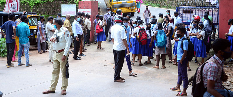 ​ಉಡುಪಿಯಲ್ಲಿ ಎಸೆಸೆಲ್ಸಿ ಗಣಿತ ಪರೀಕ್ಷೆಗೆ 13081 ಮಂದಿ ಹಾಜರು