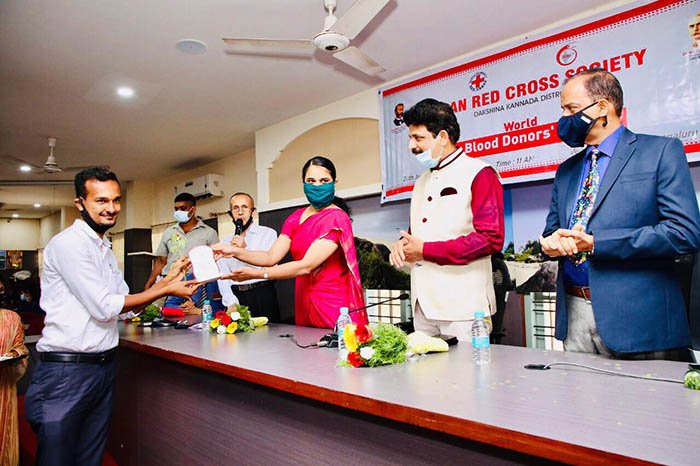 ಒಂದು ವಾರದಲ್ಲಿ ಮೂರು ದೇಶಗಳಲ್ಲಿ ಪ್ರಶಂಸೆಗೊಳಗಾದ ಬ್ಲಡ್ ಡೋನರ್ಸ್ ಮಂಗಳೂರು