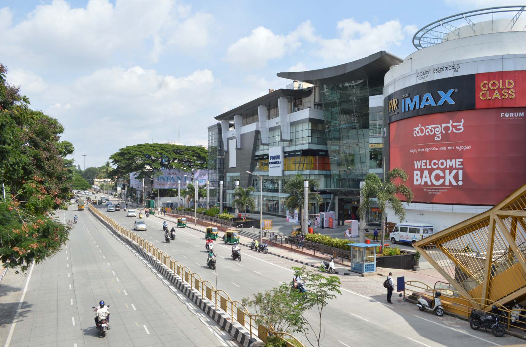 ನಿಯಂತ್ರಣಕ್ಕೆ ಸಿಗದ ಕೊರೋನ: ಸಿಲಿಕಾನ್ ಸಿಟಿ ಬೆಂಗಳೂರು ಖಾಲಿ ಖಾಲಿ !