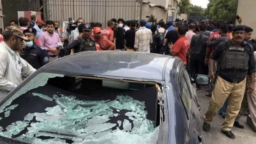 ಕರಾಚಿಯಲ್ಲಿ ಸ್ಟಾಕ್ ಎಕ್ಸ್ ಚೇಂಜ್ ಮೇಲೆ ಉಗ್ರರ ದಾಳಿ: 6 ಮಂದಿ ಮೃತ್ಯು