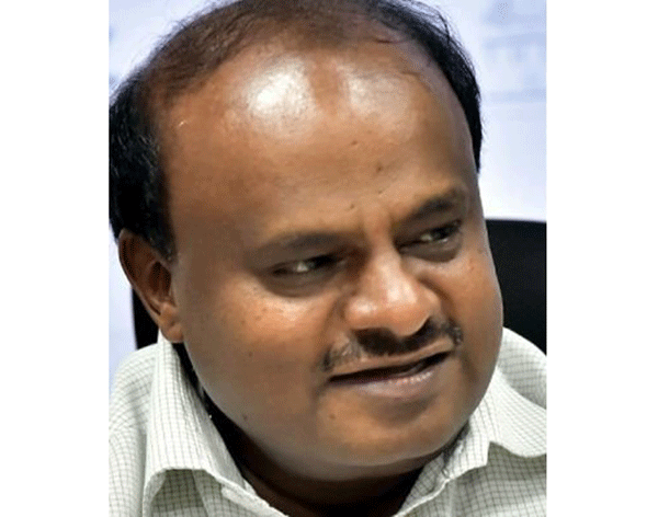 ಟ್ರ್ಯಾಕ್ಟರ್‌, ವಾಹನ ಇರುವ ರೈತರು ಬಿಪಿಎಲ್‌ ಕಾರ್ಡ್‌ಗಳನ್ನು ಹಿಂದಿರುಗಿಸಬೇಕೆನ್ನುವುದು ಮೂರ್ಖತನ: ಕುಮಾರಸ್ವಾಮಿ