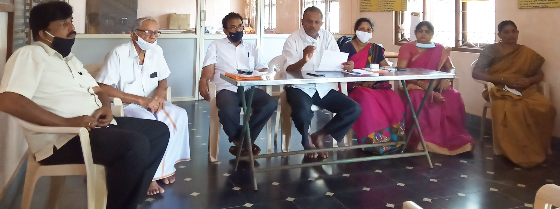 ‘ಕೊರೋನ ಆತಂಕ; ಜನರ ಬದುಕಿನೊಂದಿಗೆ ಚೆಲ್ಲಾಟ ಬೇಡ’