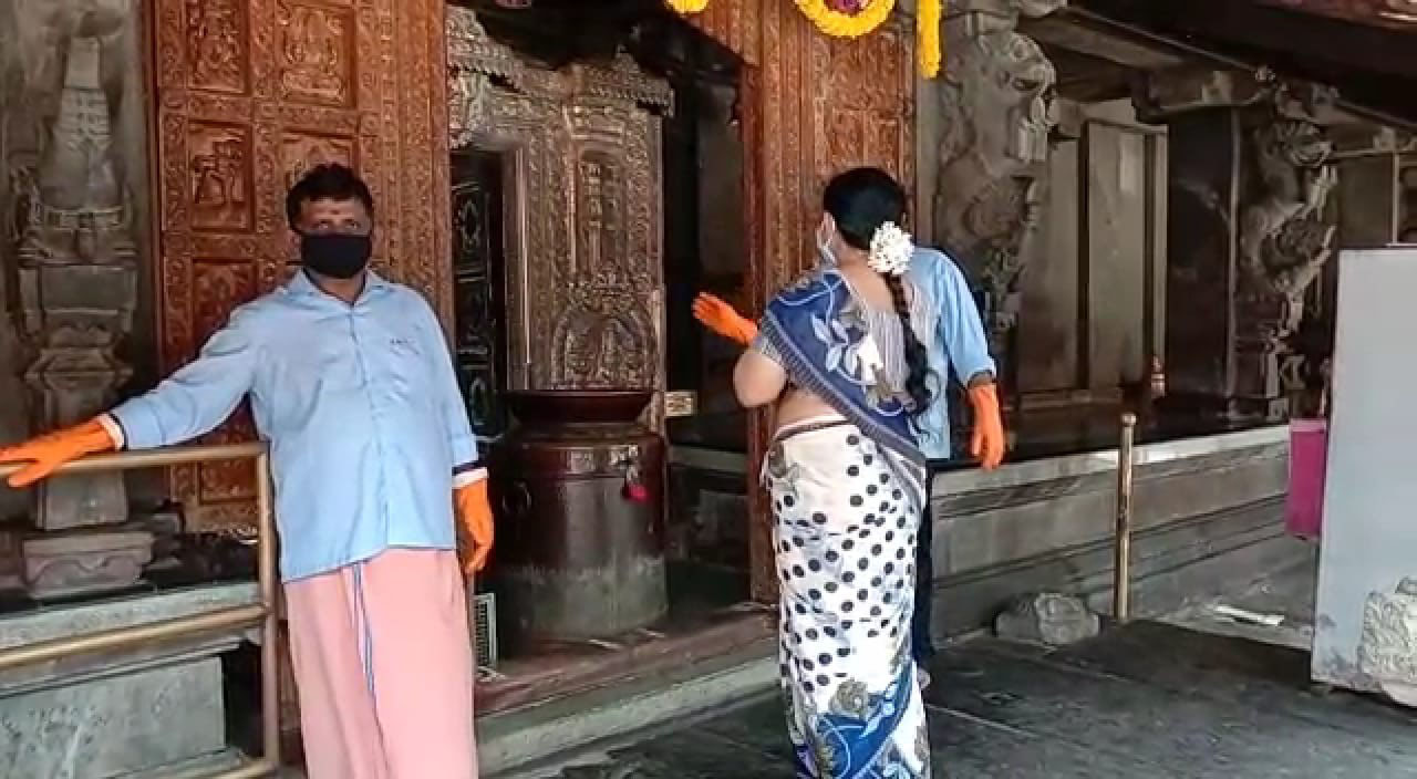 ಕೊಲ್ಲೂರಿನಲ್ಲಿ ಮೂಕಾಂಬಿಕಾ ದೇವಿ ದರ್ಶನ ಪ್ರಾರಂಭ