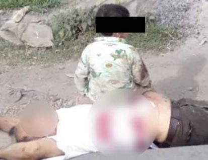 ಉಗ್ರರ ದಾಳಿ: ಅಜ್ಜನ ರಕ್ತಸಿಕ್ತ ಮೃತದೇಹದ ಬಳಿ ಕುಳಿತು ಕಣ್ಣೀರಿಡುತ್ತಿರುವ 3 ವರ್ಷದ ಮಗು