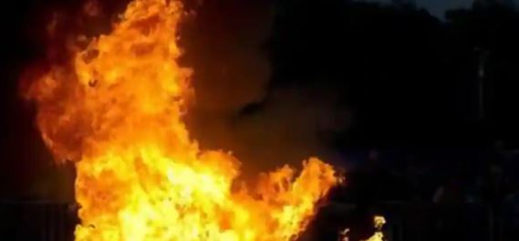 ಉದ್ಯೋಗವಿಲ್ಲದೆ ಸಿಎಂ ನಿವಾಸದೆದುರು ಬೆಂಕಿ ಹಚ್ಚಿ ಆತ್ಮಹತ್ಯೆಗೆ ಯತ್ನಿಸಿದ ಯುವಕ