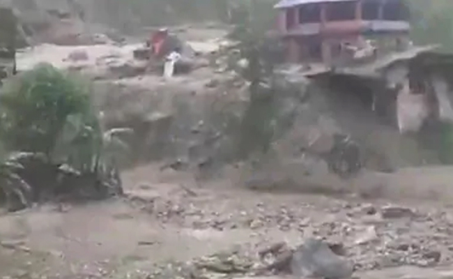 ನೇಪಾಳ: ಭೂಕುಸಿತಕ್ಕೆ 12 ಬಲಿ, 19 ಮಂದಿ ನಾಪತ್ತೆ