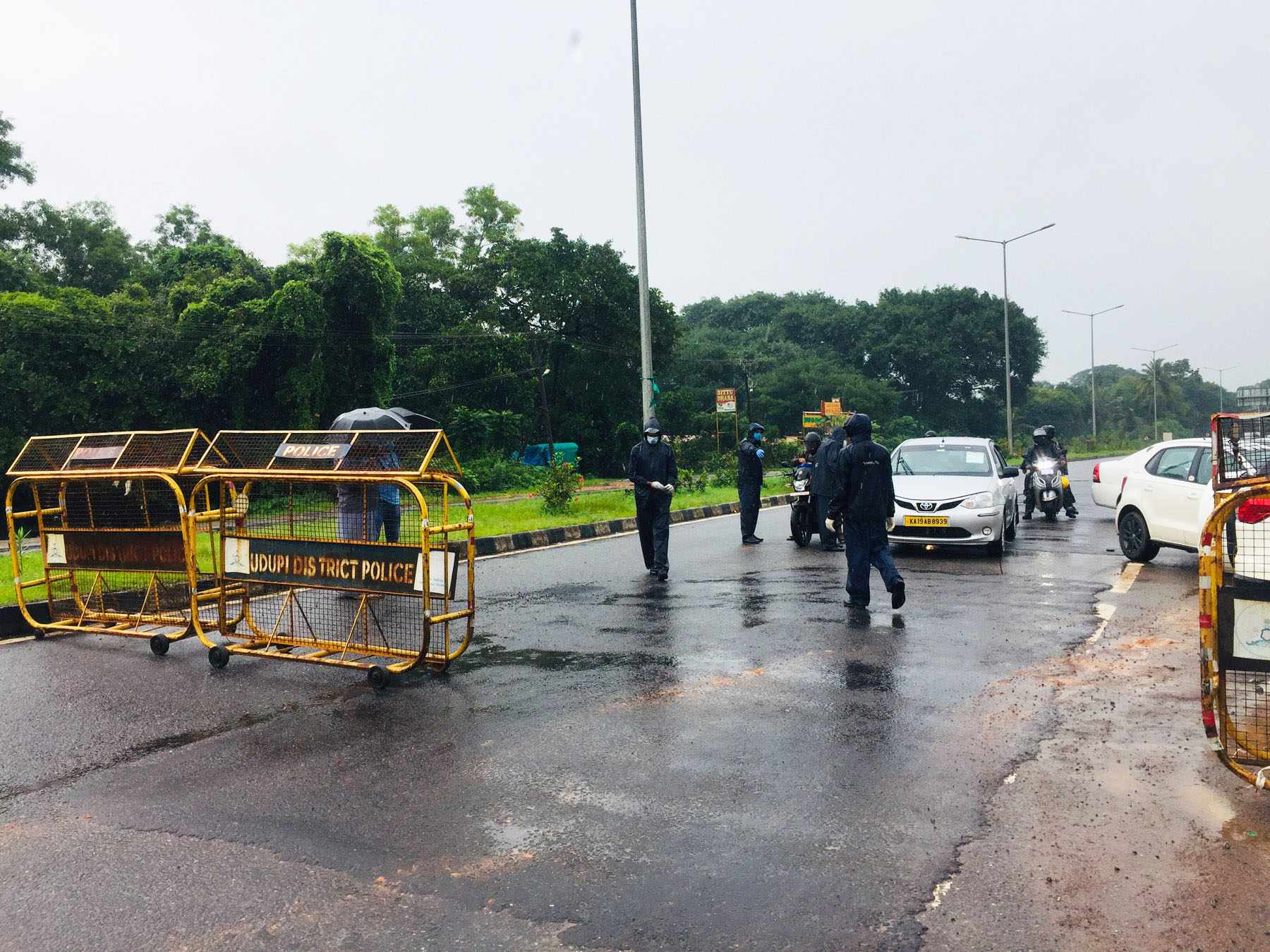 ಹೆಜಮಾಡಿ: ಜಿಲ್ಲಾ ಗಡಿಯಲ್ಲಿ ಕಟ್ಟುನಿಟ್ಟಿನ ತಪಾಸಣೆ