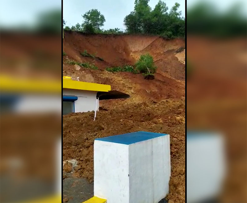 ಧಾರಾಕಾರ ಮಳೆ: ಮಿತ್ತಕೋಡಿಯಲ್ಲಿ ಕುಸಿದ ಗುಡ್ಡ ಪ್ರದೇಶ