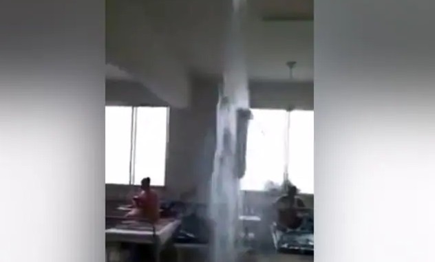 ಕೋವಿಡ್ 19 ಆಸ್ಪತ್ರೆಯ ಛಾವಣಿಯಿಂದ ರೋಗಿಗಳಿದ್ದ ವಾರ್ಡ್ ನೊಳಕ್ಕೆ ಸುರಿದ ಮಳೆ ನೀರು!