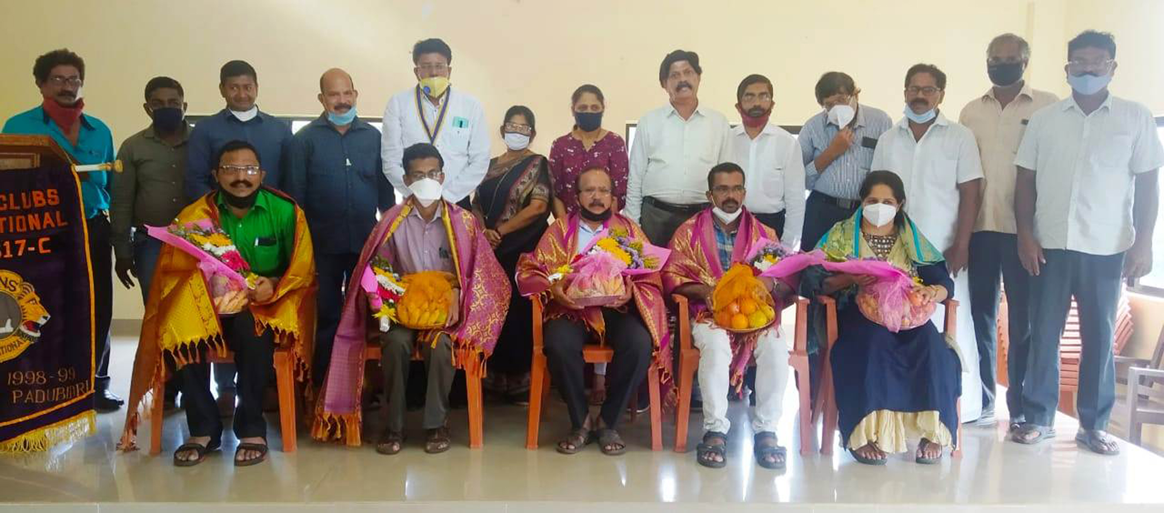 ಪಡುಬಿದ್ರೆ : ಕೊರೋನ ವಾರಿಯರ್ಸ್ ವೈದ್ಯರುಗಳಿಗೆ ಗೌರವಾರ್ಪಣೆ