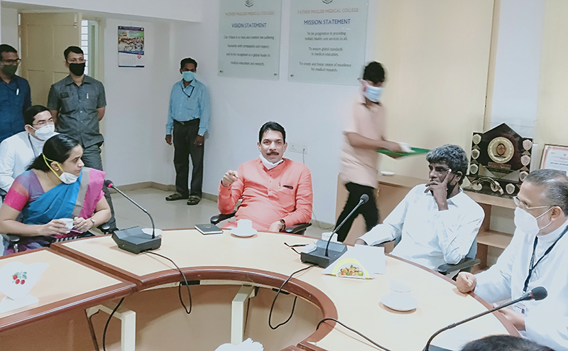 ಕೋವಿಡ್: ಚಿಕಿತ್ಸೆ ನೀಡದೇ ವಾಪಸ್ ಕಳುಹಿಸುವಂತಿಲ್ಲ; ಖಾಸಗಿ ಆಸ್ಪತ್ರೆಗಳಿಗೆ ಸಚಿವ ಕೋಟ ನಿರ್ದೇಶನ