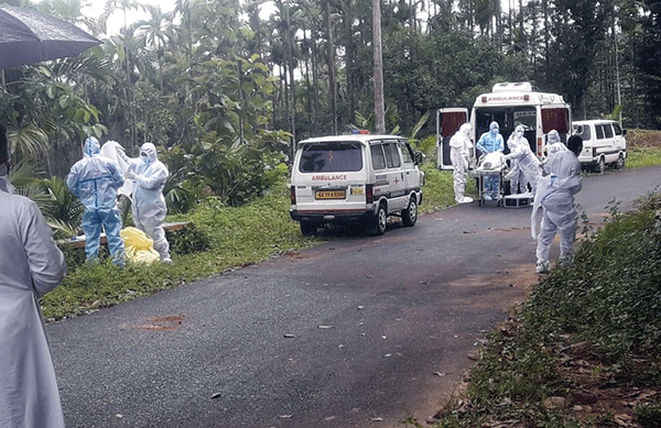 ನೆರಿಯ: ಕೋವಿಡ್‌ಗೆ ಬಲಿಯಾದ ವ್ಯಕ್ತಿಯ ಅಂತ್ಯಕ್ರಿಯೆಗೆ ಎಸ್ಕೆಎಸ್ಸೆಸ್ಸೆಫ್ ವಿಖಾಯ ಕಾರ್ಯಕರ್ತರಿಂದ ಸಹಕಾರ