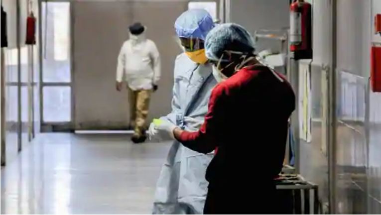 ಪಾಟ್ನಾ ಆಸ್ಪತ್ರೆಯಲ್ಲಿ ಕೊರೋನ ರೋಗಿಯ ಮೃತದೇಹ, ರೋಗಿಗಳು ಒಂದೇ ವಾರ್ಡ್‌ನಲ್ಲಿ !