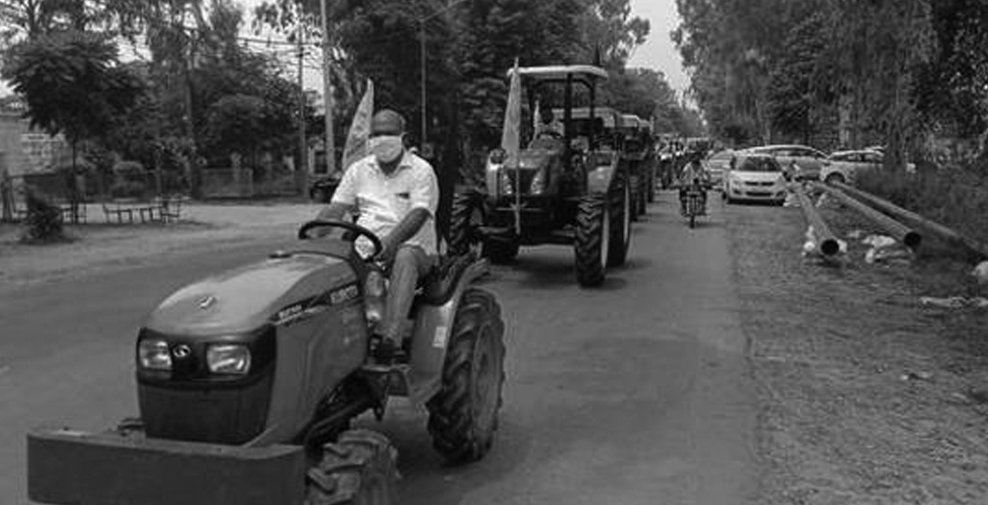 ಕೇಂದ್ರದ 3 ಆಧ್ಯಾದೇಶ ವಿರೋಧಿಸಿ ಟ್ರ್ಯಾಕ್ಟರ್‌ಗಳೊಂದಿಗೆ ರೈತರ ಪ್ರತಿಭಟನೆ
