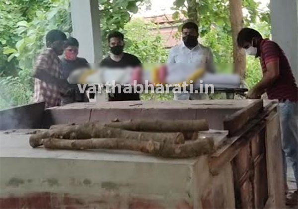 ಮುಲ್ಕಿ: ವಾರಸುದಾರರಿದ್ದರೂ ಅನಾಥರಾಗಿ ಮೃತಪಟ್ಟ ವೇಣುಗೋಪಾಲ ರಾವ್‌ರ ಅಂತ್ಯಕ್ರಿಯೆ ನೆರವೇರಿಸಿದ ಆಪತ್ಬಾಂಧವ ಆಸಿಫ್