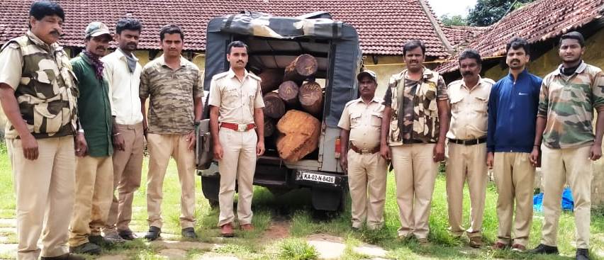 ಸುಂಟಿಕೊಪ್ಪದಲ್ಲಿ ಅಕ್ರಮ ಬೀಟೆ ಸಾಗಾಟ: ಲಕ್ಷಾಂತರ ರೂ. ಮೌಲ್ಯದ ಮರ ವಶ; ಆರೋಪಿಗಳು ಪರಾರಿ
