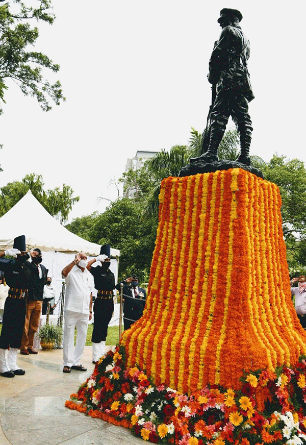 ಕಾರ್ಗಿಲ್ ವಿಜಯ ದಿವಸ್: ಯಡಿಯೂರಪ್ಪರಿಂದ ಹುತಾತ್ಮ ಯೋಧರಿಗೆ ಗೌರವ ನಮನ