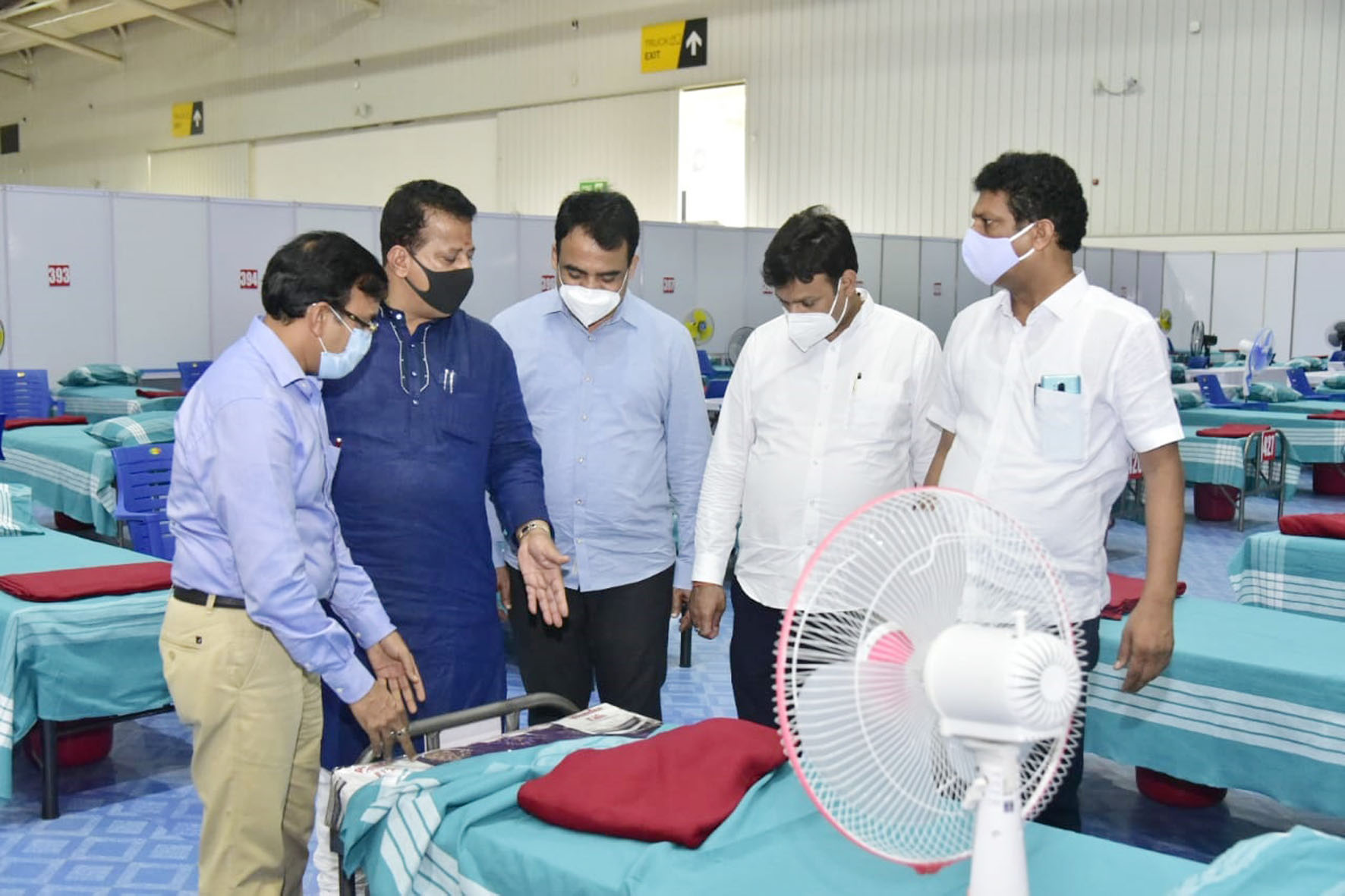 ಬೆಂಗಳೂರು: ಬಿಐಇಸಿ ಕೋವಿಡ್ ಆರೈಕೆ ಕೇಂದ್ರ ಉದ್ಘಾಟನೆ; 6500 ಹಾಸಿಗೆಗಳ ವ್ಯವಸ್ಥೆ