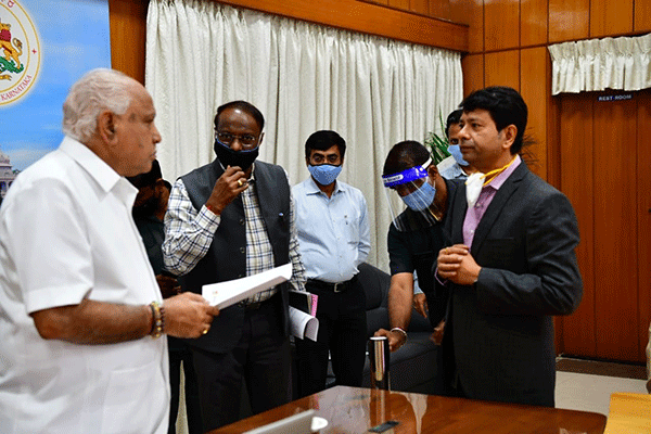 ‘ಮೈಕ್ರೋಸಾಫ್ಟ್’ನಿಂದ ಸರಕಾರಕ್ಕೆ 3 ಆರ್.ಟಿ. ಪಿ.ಸಿ.ಆರ್. ಟಿ. ಪರೀಕ್ಷಾ ಯಂತ್ರ ಕೊಡುಗೆ