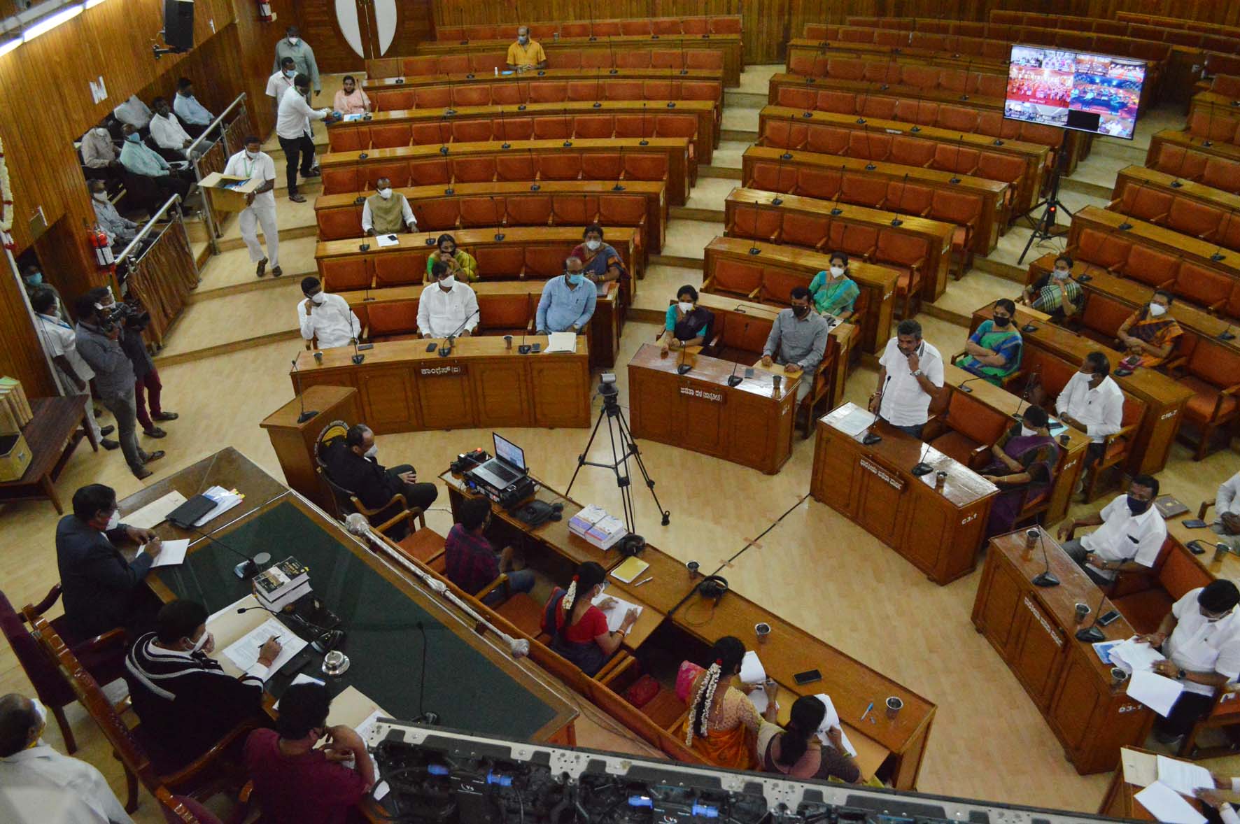 ಬಿಬಿಎಂಪಿ ಕೌನ್ಸಿಲ್ ಸಭೆ: ಆರು ತಿಂಗಳು ಹಾಲಿ ಸದಸ್ಯರ ಅಧಿಕಾರಾವಧಿ ಮುಂದೂಡಲು ಮನವಿ