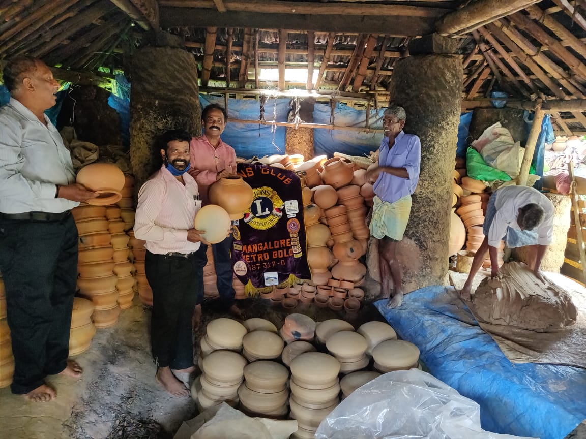 ಮಳಲಿಯಲ್ಲಿ ಮಡಿಕೆ ತಯಾರಿಕೆ ಪ್ರಾತ್ಯಕ್ಷತೆ