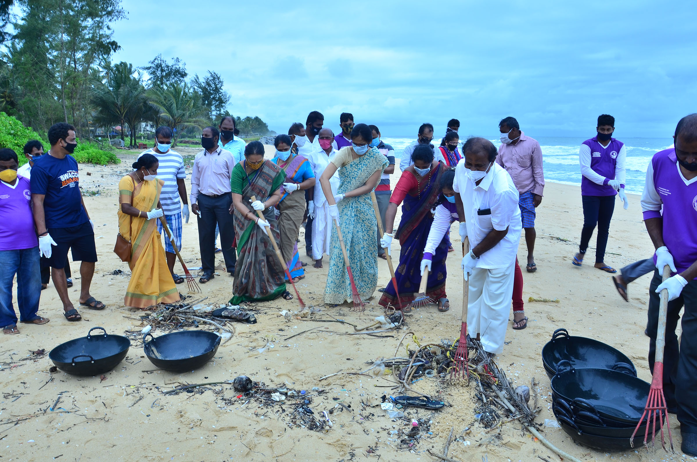 ಹೆಜಮಾಡಿ ಕಡಲ ಕಿನಾರೆಯಲ್ಲಿ ಸ್ವಚ್ಛತಾ ಶ್ರಮದಾನ