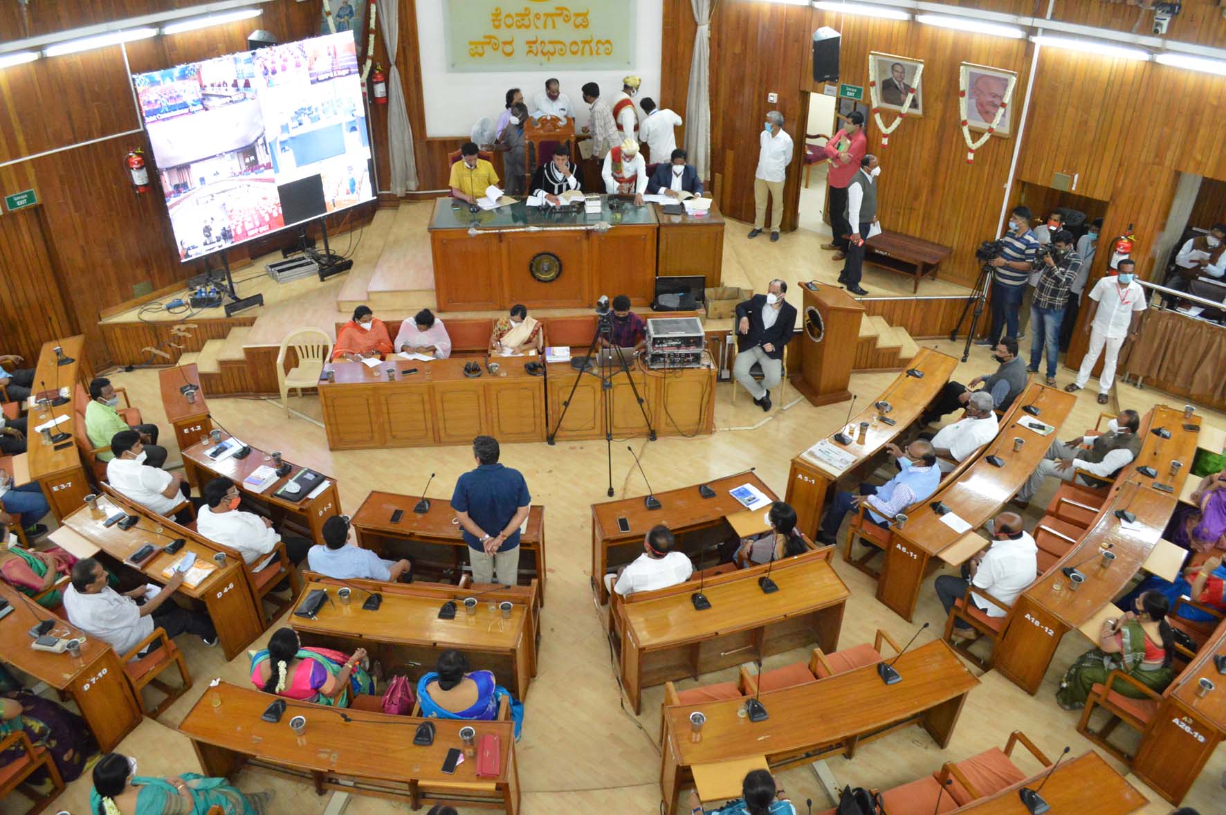 ಕನ್ನಡ ಶಾಲೆ, ಸಂಘಗಳಿಗೆ ನೀಡಿರುವ ಆಸ್ತಿಗಳ ನವೀಕರಣಕ್ಕೆ ಒತ್ತಾಯ ಸಲ್ಲ: ಬಿಬಿಎಂಪಿ ಸದಸ್ಯರ ಒತ್ತಾಯ